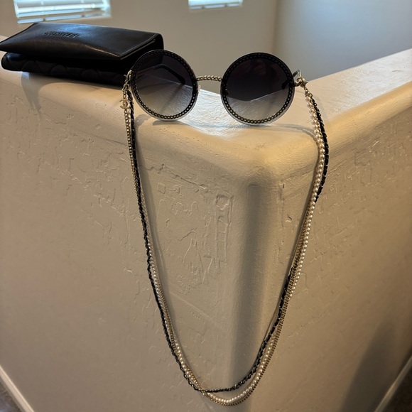 Chanel 4245 Round Sunglasses with Removable Pearl Chain and Case - Picture 2 of 5
